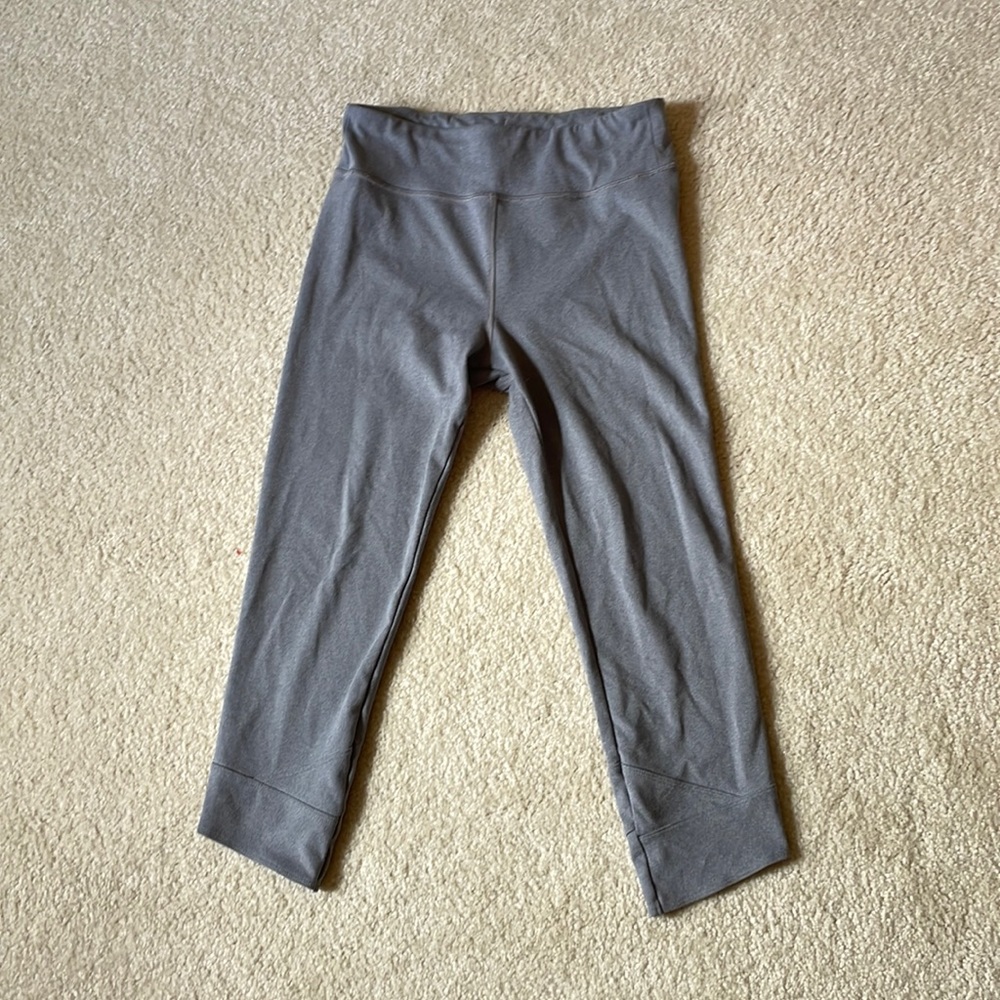 athleta girl grey on point cross hem capri